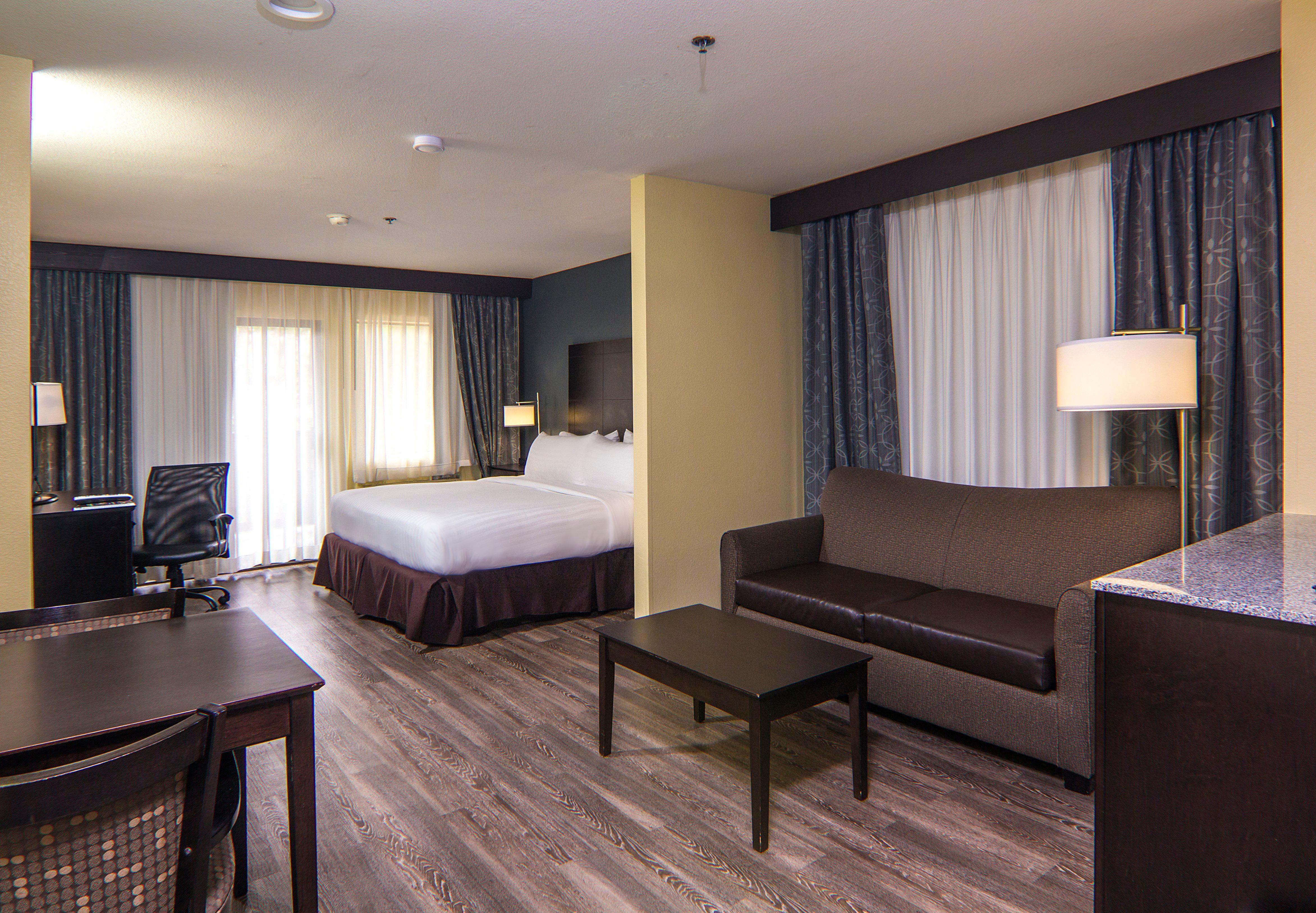 Express & Solana Beach-del Mar By Ihg Resort 3*