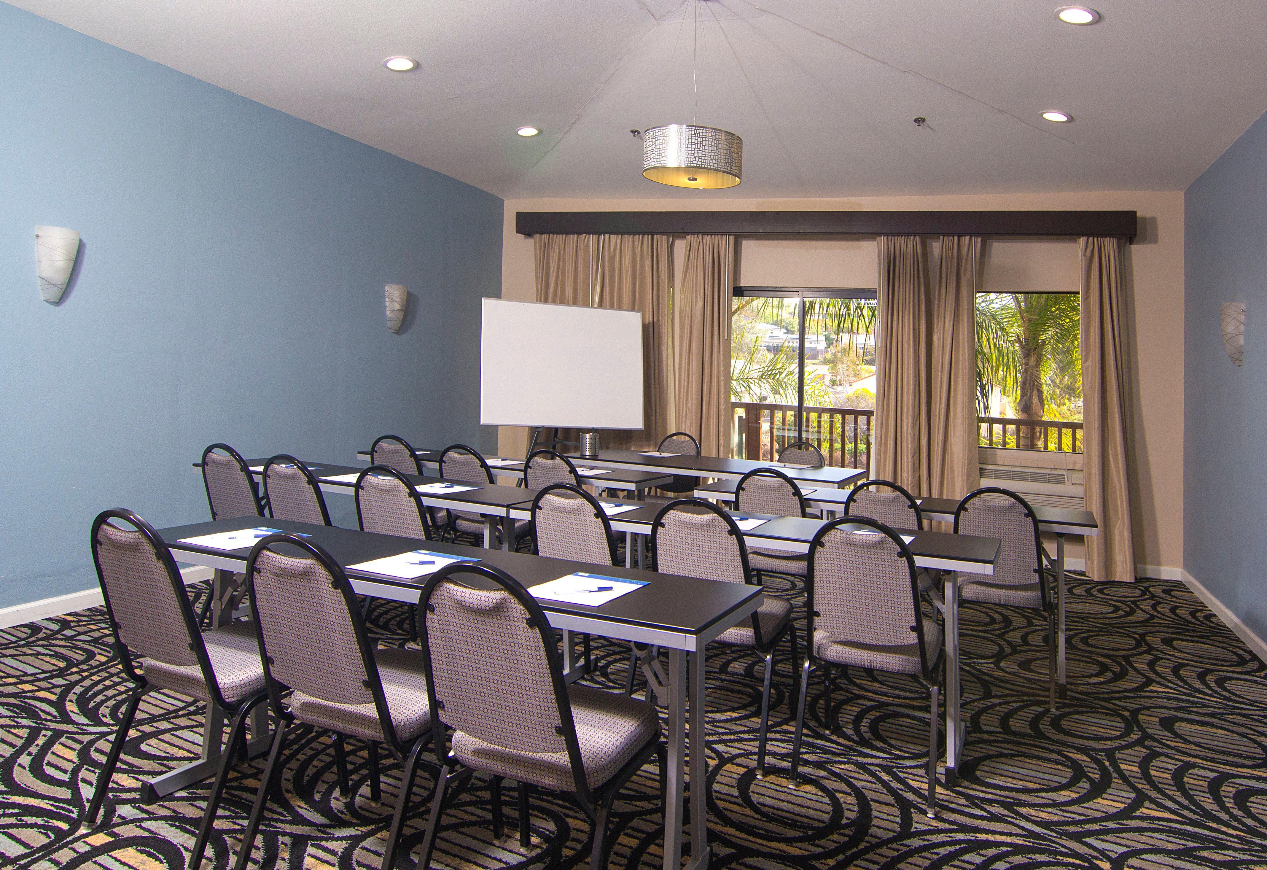 Express & Solana Beach-del Mar By Ihg Resort