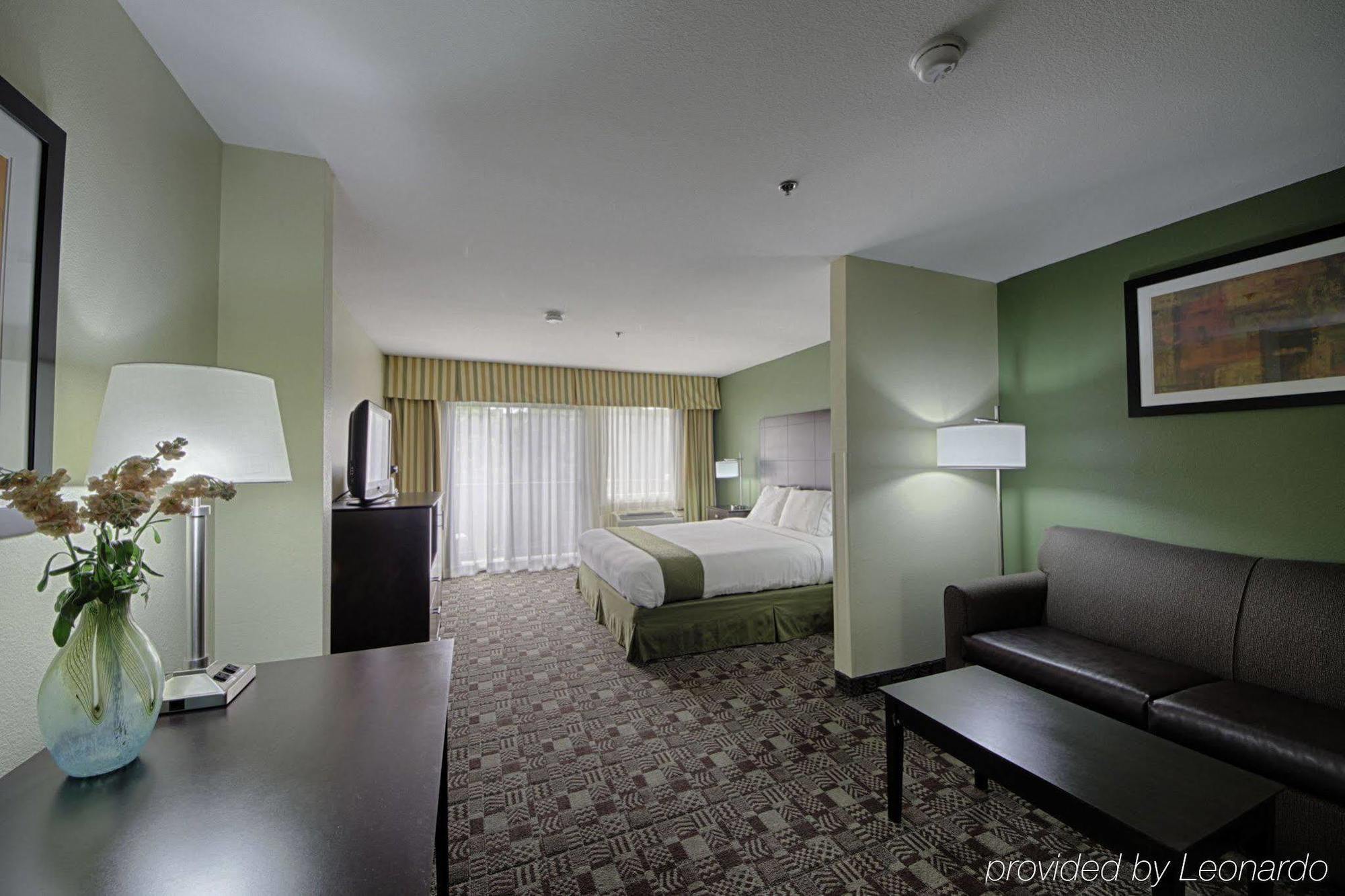 Express & Solana Beach-del Mar By Ihg Resort Solana Beach